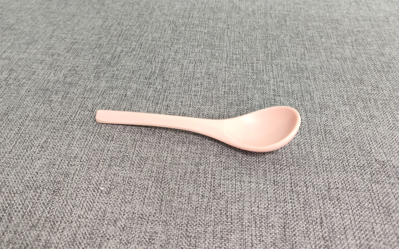 仿瓷勺子